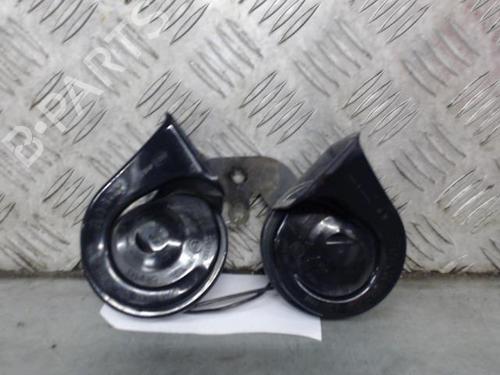 Used Horn RENAULT MEGANE III Grandtour (KZ0/1) 1.5 dCi (KZ09, KZ0D, KZ1G, KZ29, KZ14, KZ1W, KZ10, KZ1F,... (110 hp) 30357852