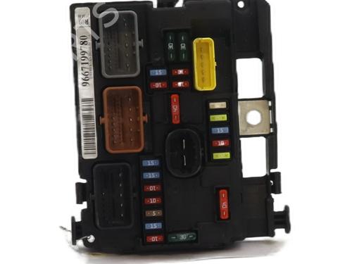 Used Fuse box Fuse box CITROËN C3 II (SC_) 1.4 HDi 70 (SC8HZC, SC8HR0, SC8HP4) (68 hp) 32785501 32785501
