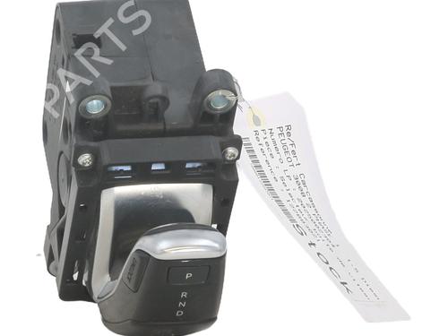 Used Gear lever Gear lever PEUGEOT 3008 II SUV (MC_, MR_, MJ_, M4_) 1.5 BlueHDi 130 (131 hp) 33417208 33417208