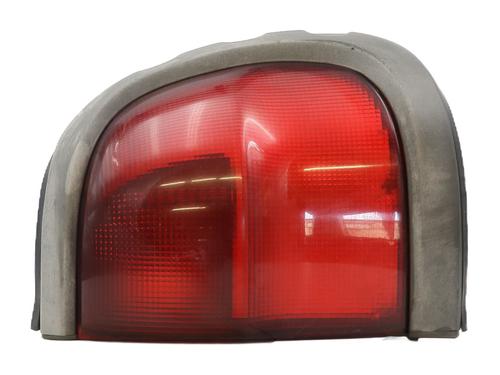 Used Right taillight NISSAN TERRANO II (R20) 2.7 TDi 4WD (125 hp) 32320765