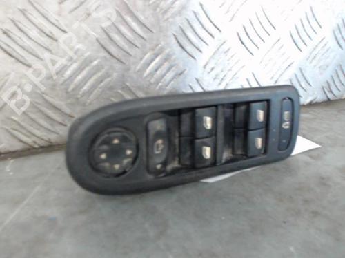Used Left front window switch Left front window switch CITROËN C5 III (RD_) 1.6 HDi 110 (RD9HZC) (109 hp) 27716359 27716359