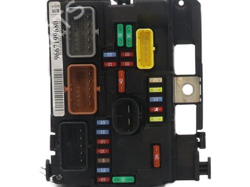 fuse-box-citroen-c3-ii-sc_-2009-32782231 main image