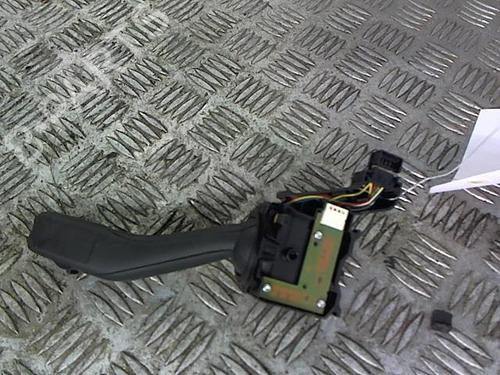 Used Switch Switch VW GOLF VI (5K1) 2.0 TDI (110 hp) 23838332 23838332