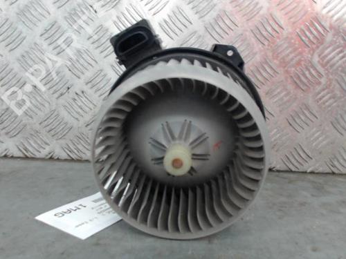 Used Heater blower motor TOYOTA YARIS (_P9_) 1.3 VVT-i (SCP90_, SCP90R) (87 hp) 27699168