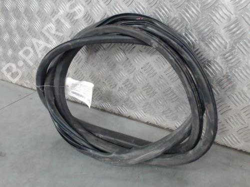 Rubber door seal RENAULT CLIO IV (BH_) 0.9 TCe 75 (BHNP) | BP29220922C142 