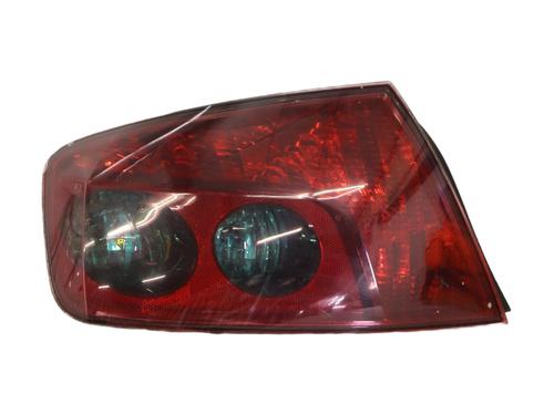 Used Left taillight PEUGEOT 407 (6D_) 2.0 HDi 135 (6DRHRH, 6DRHRE, 6DRHRG, 6DRHRJ) (136 hp) 23840757