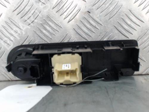 Used Left front window switch Left front window switch RENAULT CLIO IV (BH_) 1.5 dCi 75 (75 hp) 23838634 23838634
