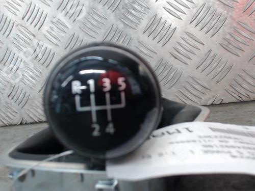 Used Shift knob Shift knob VW POLO V (6R1, 6C1) 1.2 (60 hp) 26153359 26153359