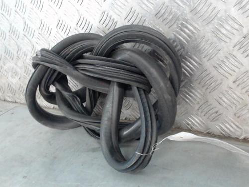 Rubber door seal RENAULT CLIO IV (BH_) 1.5 dCi 90 | BP29530033C142 