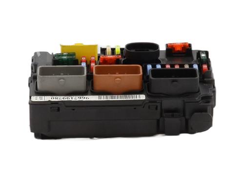 Fuse box CITROËN C3 II (SC_) 1.4 HDi 70 (SC8HZC, SC8HR0, SC8HP4) | BP30939481E1 - Image 4