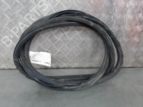Used Rubber door seal RENAULT CLIO IV (BH_) 0.9 TCe 75 (BHNP) (76 hp) 29220922