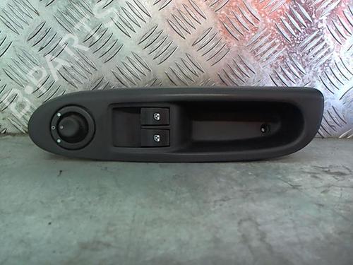 Used Left front window switch RENAULT CLIO II (BB_, CB_) 1.5 dCi (B/C2J) (68 hp) 23840765