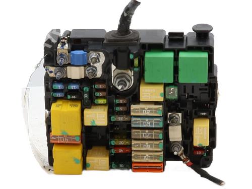 Used Fuse box PEUGEOT 208 I (CA_, CC_) 1.6 HDi (92 hp) 31582551