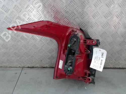 Right taillight PEUGEOT 5008 (0U_, 0E_) 1.6 HDi | BP27374677C35 