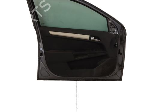 Used Left front door Left front door 23052224 23052224