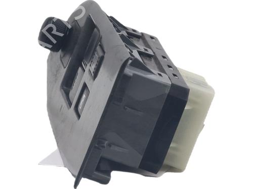 Left front window switch SUZUKI GRAND VITARA II (JT, TE, TD) 1.9 DDiS All-wheel Drive (JT419, TD44, JB419WD, JB419XD,... | BP39900184I27 - Image 2