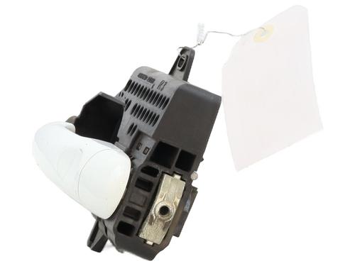 front-right-exterior-door-handle-renault-clio-iv-bh_-2012-2013-2014-2015-2016-2017-2018-2019-2020-2021-33883824 main image