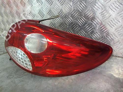 Right taillight PEUGEOT 206+ (2L_, 2M_) 1.4 i (2LKFWA, 2MKFWA) | BP23840219C35 