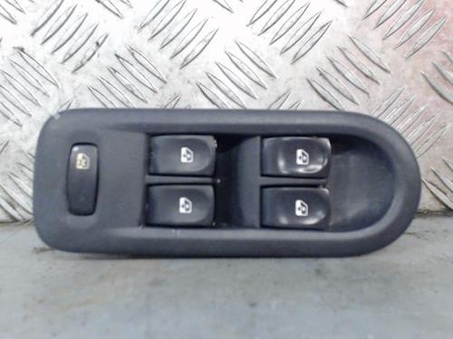 Used Left front window switch RENAULT CLIO III Grandtour (KR0/1_) 1.5 dCi (KR0G) (68 hp) 27997266