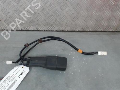 Used Seat buckle TOYOTA COROLLA Hatchback (_E21_, _EA1_, _EH1_) 1.8 Hybrid (ZWE211, ZWE219) (122 hp) 26686544