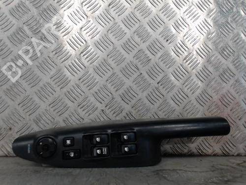 Used Left front window switch HYUNDAI TUCSON (JM) 2.0 CRDi (140 hp) 29518842