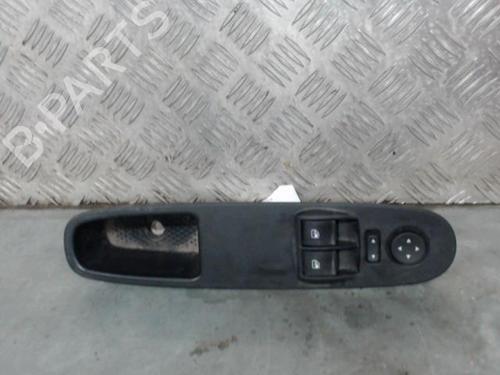 Used Left front window switch LANCIA YPSILON (312_) 0.9 TwinAir (312.PXG11, 312.PXG1A, 312.YXG11, 312.YXG1A) (86 hp) 30327201