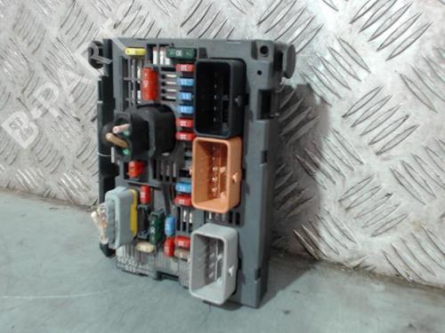 Fuse box PEUGEOT 308 I (4A_, 4C_) 1.6 HDi | BP30595522E1