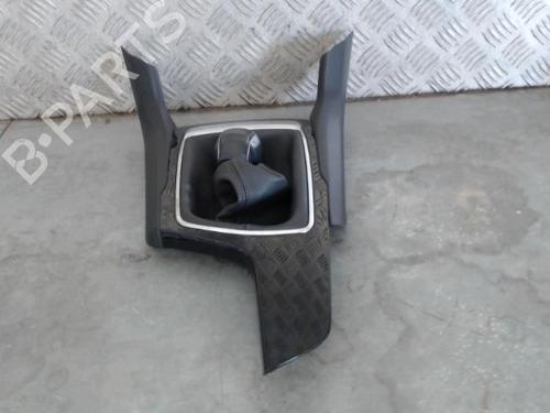 Used Gear lever PEUGEOT 308 II (LB_, LP_, LW_, LH_, L3_) 1.6 BlueHDi 120 (120 hp) 28813431