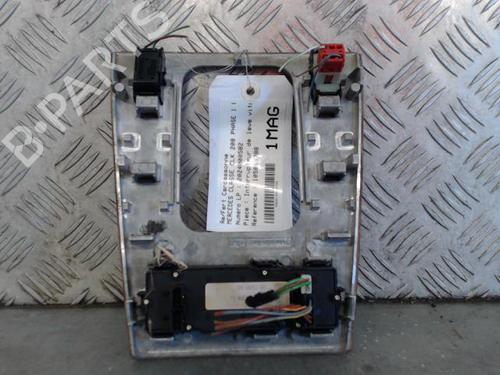 Used Left front window switch Left front window switch MERCEDES-BENZ CLK (C208) CLK 200 (208.335) (136 hp) 27589362 27589362