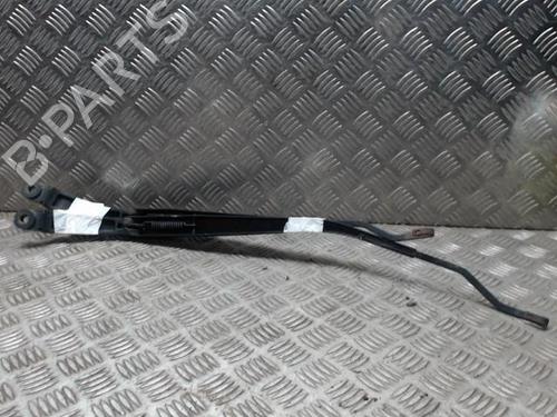 Used Front windshield wiper arm KIA SPORTAGE II (JE_, KM_) 2.0 CRDi 4WD (150 hp) 23837367