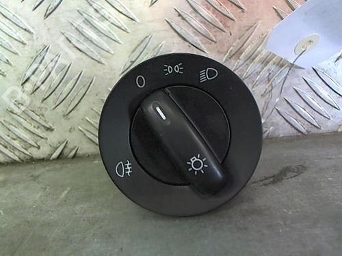 Used Headlight switch VW GOLF VI (5K1) 2.0 TDI (110 hp) 24144549