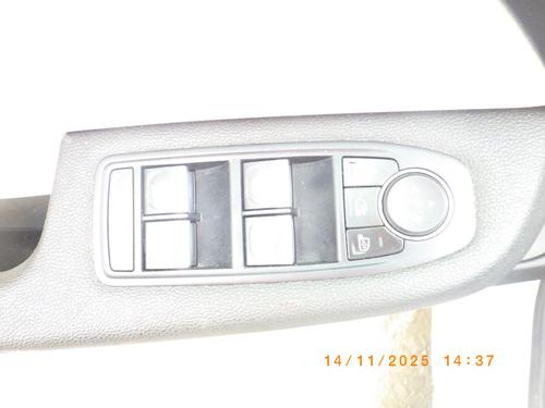 Used Left front window switch RENAULT CLIO V (B7_) 1.6 E-TECH 140 (B7MU) (140 hp) 30379335