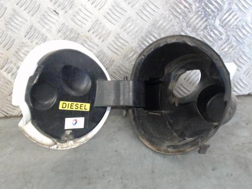 Fuel flap PEUGEOT 208 I (CA_, CC_) 1.6 HDi / BlueHDi 75 | BP27718019C131