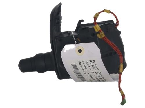 switch-renault-clio-iii-br01-cr01-2005-2006-2007-2008-2009-2010-2011-2012-2013-2014-39994316 main image