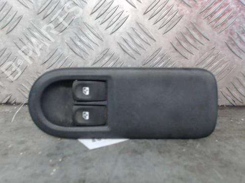 Comutador vidro frente esquerdo RENAULT CLIO III Grandtour (KR0/1_) 1.5 dCi (KR0F) (86 hp) 26176802