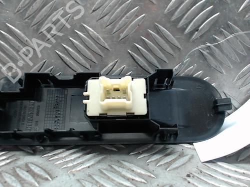 Used Right front window switch Right front window switch RENAULT CLIO IV (BH_) 1.5 dCi 90 (90 hp) 23048904 23048904