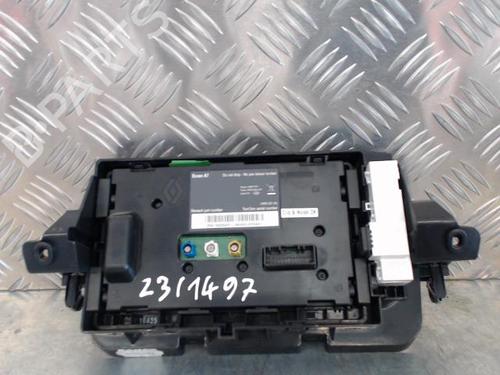 display-monitor-renault-megane-iii-hatchback-bz01_-b3_-2008-23837777 main image