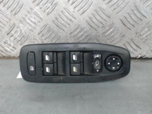 Used Left front window switch PEUGEOT 208 I (CA_, CC_) 1.6 HDi (92 hp) 28496941