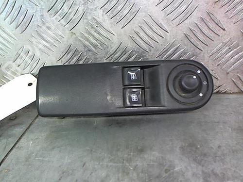 Used Left front window switch RENAULT CLIO IV (BH_) 1.5 dCi 90 (90 hp) 23839395