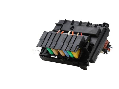 Fuse box PEUGEOT 5008 (0U_, 0E_) 1.6 HDi | BP31038793E1