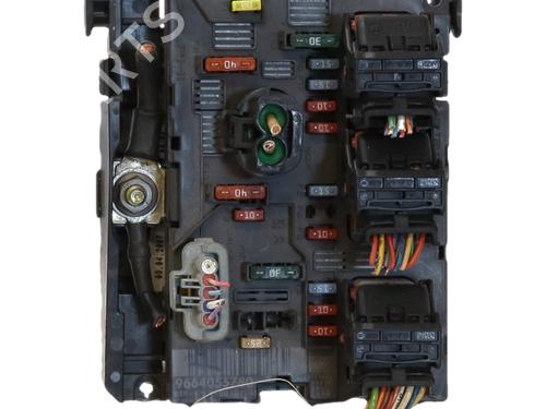 Used Fuse box Fuse box 37246706 37246706