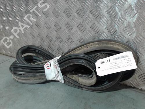 Used Rubber door seal Rubber door seal MINI MINI COUNTRYMAN (F60) Cooper D (150 hp) 33707515 33707515