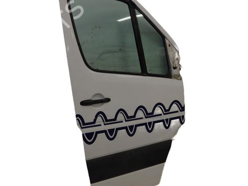 Used Right front door MERCEDES-BENZ SPRINTER 3,5-t Van (B906) 316 CDI (906.631, 906.633, 906.635, 906.637) (163 hp) 30058864