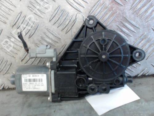 Left front window motor HYUNDAI i30 (FD) 1.6 CRDi | BP26973575E21 - Image 2