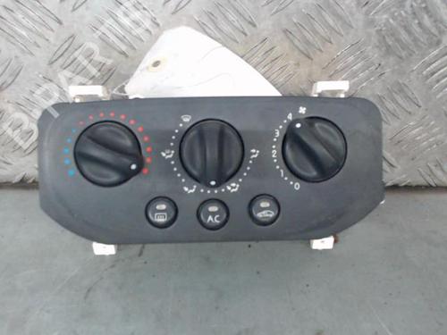 Commande Chauffage RENAULT CLIO II (BB_, CB_) 1.6 16V (BB01, BB0H, BB0T, BB14, BB1D, BB1R, BB2KL, BB3G... (107 hp) 29142039