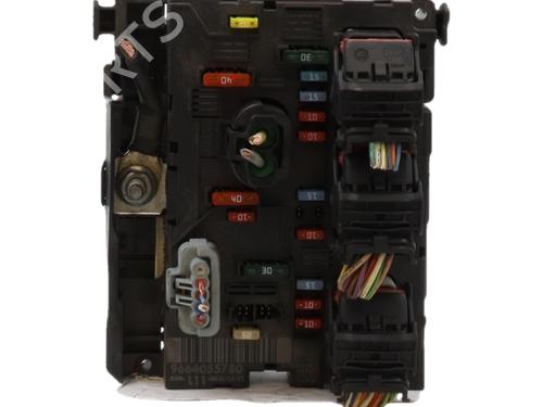 Used Fuse box Fuse box 37750222 37750222
