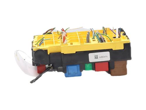 Used Fuse box Fuse box 39570782 39570782