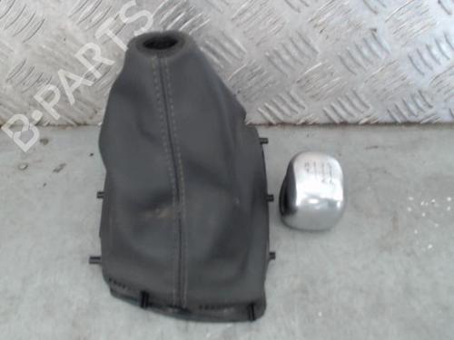 Used Shift knob Shift knob PEUGEOT 308 II (LB_, LP_, LW_, LH_, L3_) 1.6 BlueHDi 120 (120 hp) 24407460 24407460