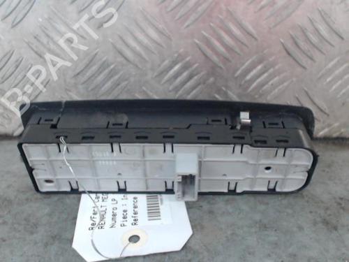 Left front window switch RENAULT MEGANE III Grandtour (KZ0/1) 1.5 dCi (KZ09, KZ0D, KZ1G, KZ29, KZ14, KZ1W, KZ10, KZ1F,... | BP26498839I27 
