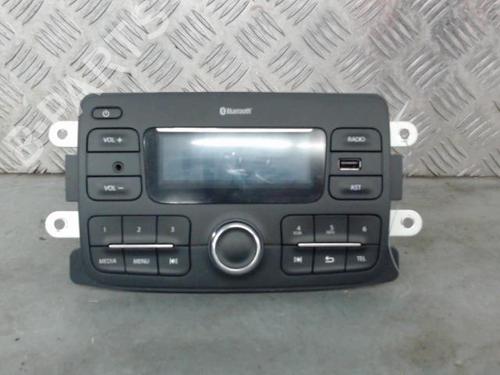 Used Radio DACIA SANDERO II 1.0 SCe 75 (B8JC, B8JD) (73 hp) 25653064